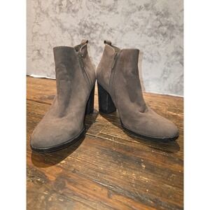 Bamboo Taupe Grey Faux Suede Ankle Boots Block Heel Side Zip Size 7
